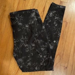 Lululemon black and white athletic leggings